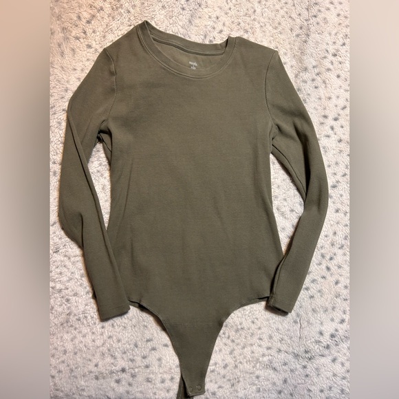 nuuds Tops - Nuuds bodysuit